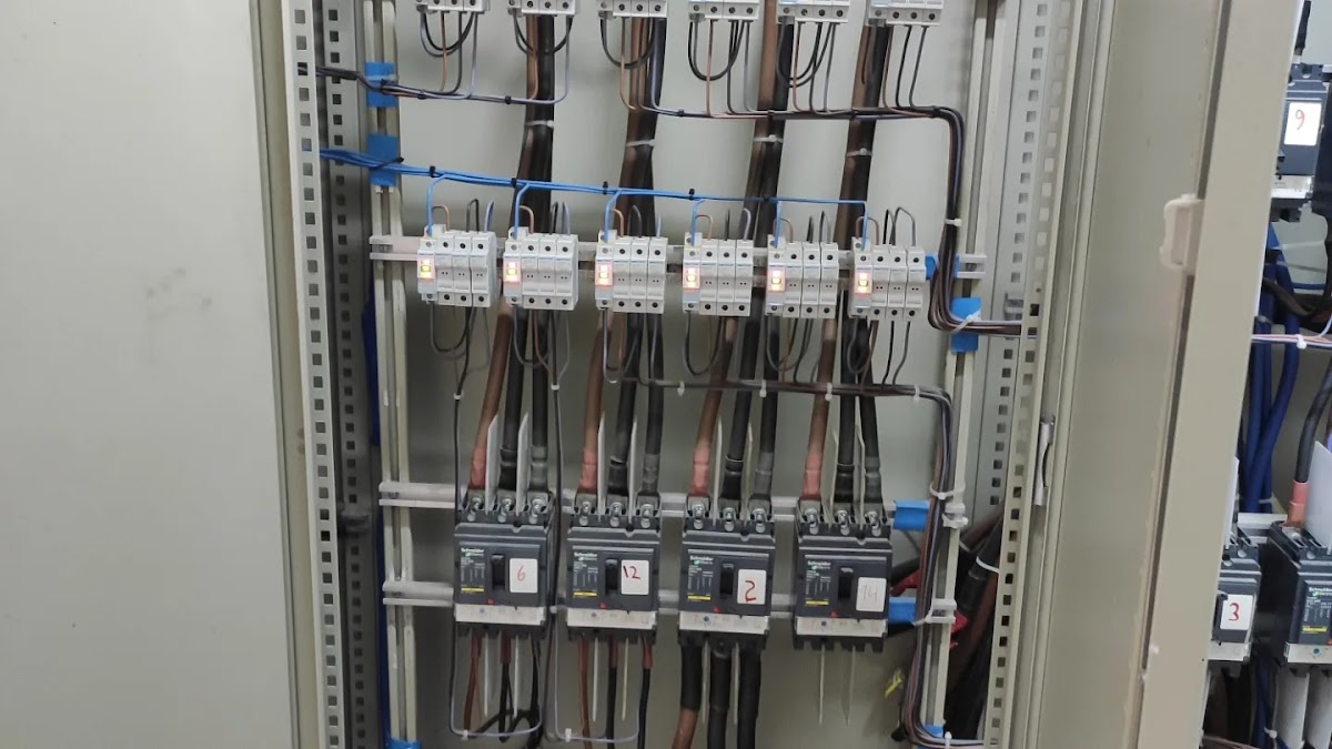 Casa Barros Instalações e Montagens Elétricas foto 4